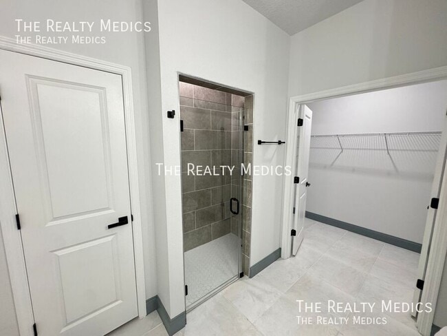 Building Photo - 2226 Rock Dr