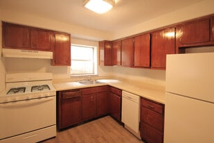 Building Photo - 410 South Ave