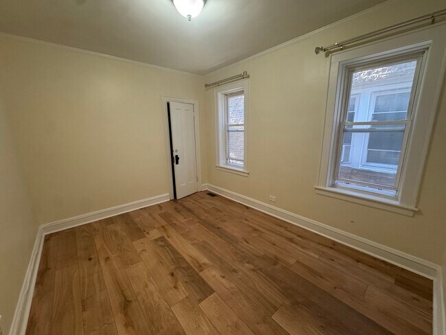 Building Photo - 5849 N Campbell Ave
