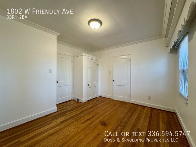 Building Photo - 1802 W Friendly Ave