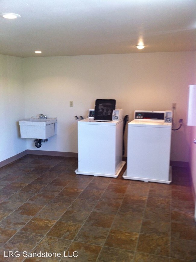 Building Photo - 1205-1215 NW Portland Ave