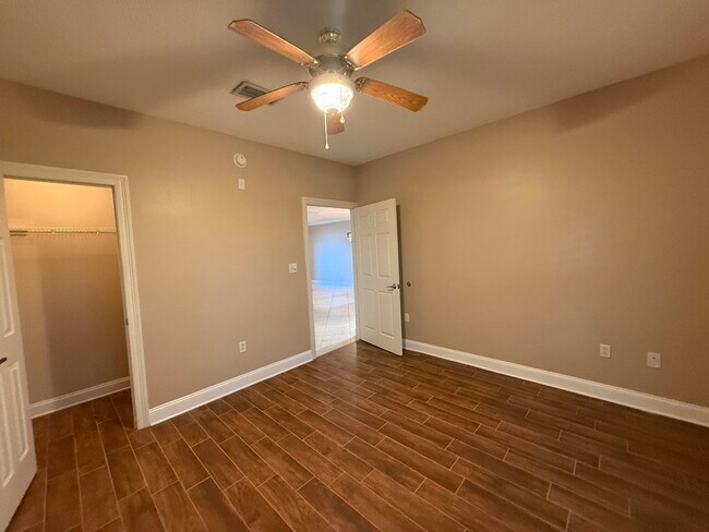 Building Photo - 5 Laguna St