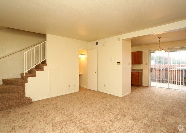 2BD,1.5BA - 875 SF - The Springs