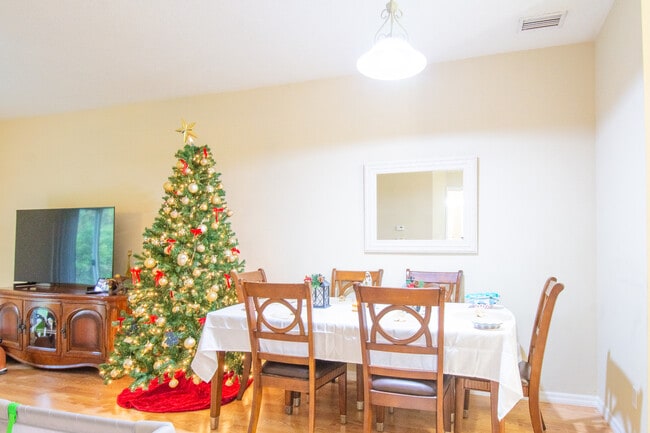 Building Photo - 9079 Iron Oak Ave