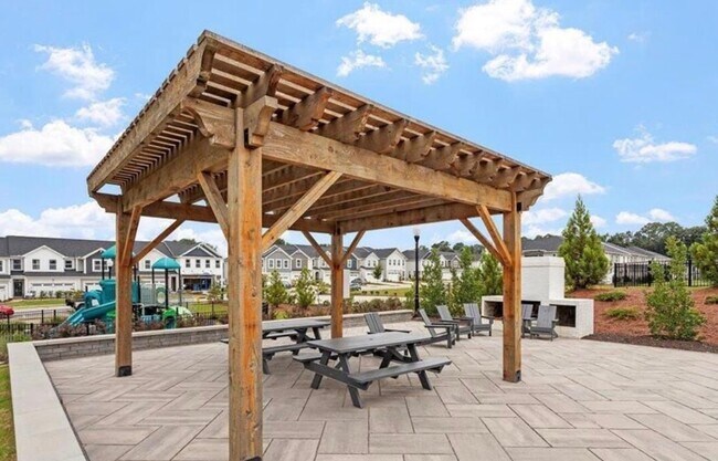 Building Photo - 119 Anise Ln