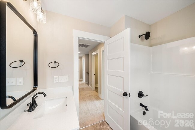 Building Photo - 818 N Rocky River Rd