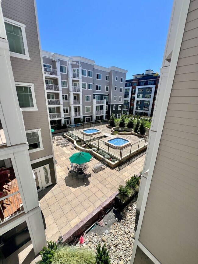Building Photo - 1Bd/1Ba Seattle Condo
