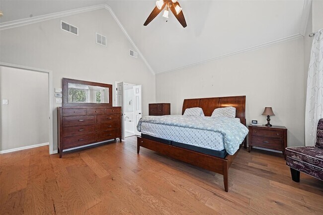 Building Photo - 1209 Horseback Hollow