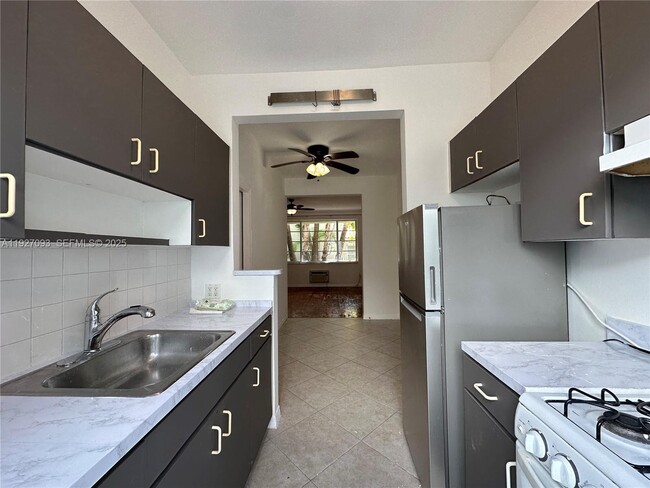 Building Photo - 1540 Euclid Ave