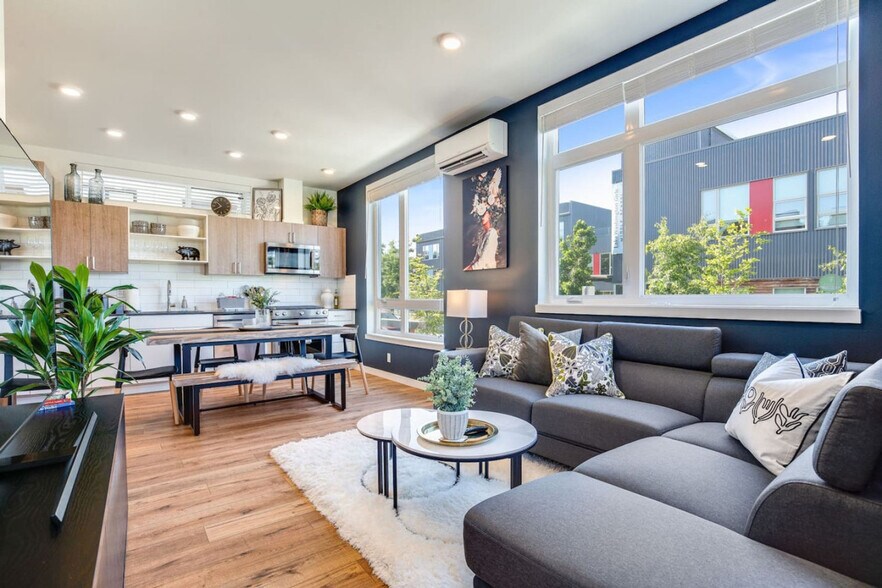 Building Photo - 2203 22nd Ave S