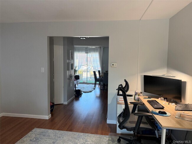 Building Photo - 68 Bon Aire Cir