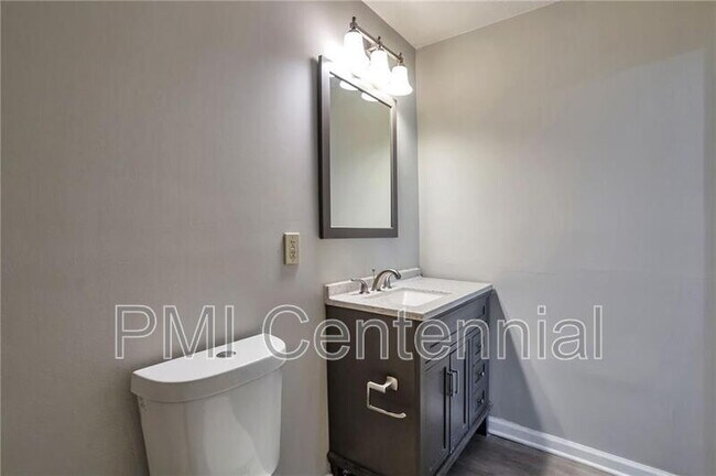 Building Photo - 484 Evergreen Dr