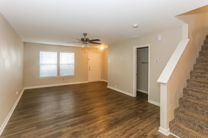 Building Photo - 7345 Mitzi Deborah Dr