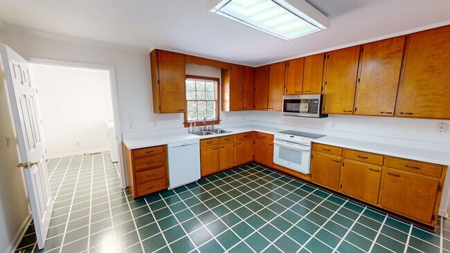 Building Photo - 2401 Patterson St