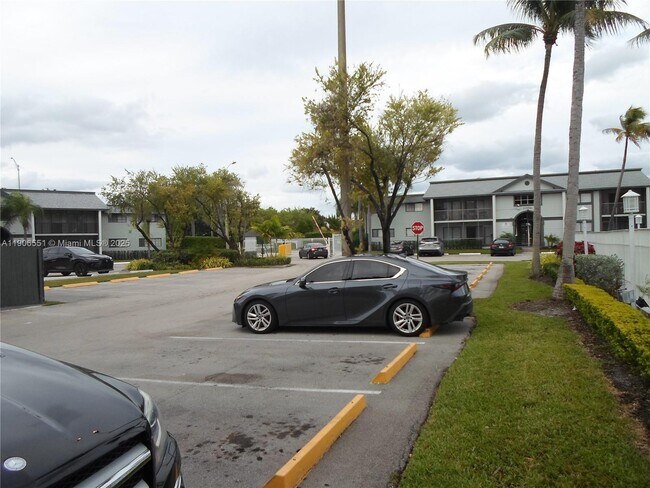 Building Photo - 20760 NE 4th Ct