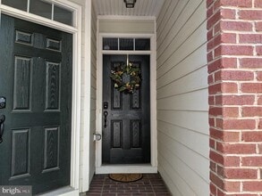 Building Photo - 19318 Diamond Lake Dr