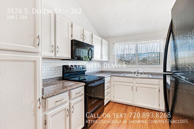 Building Photo - Spacious 2-Bedroom Condo with Loft, Firepl...