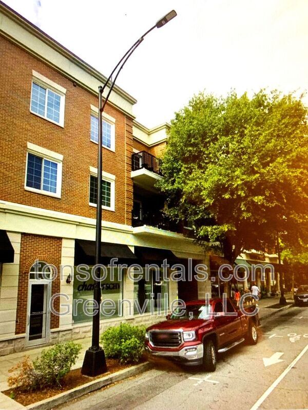 Primary Photo - 10 E Washington St