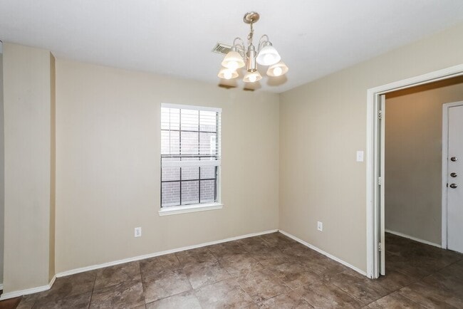 Building Photo - 6618 Sutton Meadows Dr
