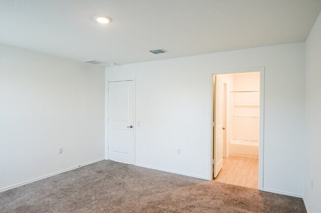 Building Photo - 10022 Kersey Ml