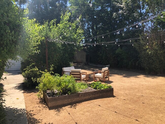 Well maintained backyard with outside lighting - 616 N Wilson Ave