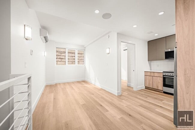 Building Photo - 91 Bruckner Blvd