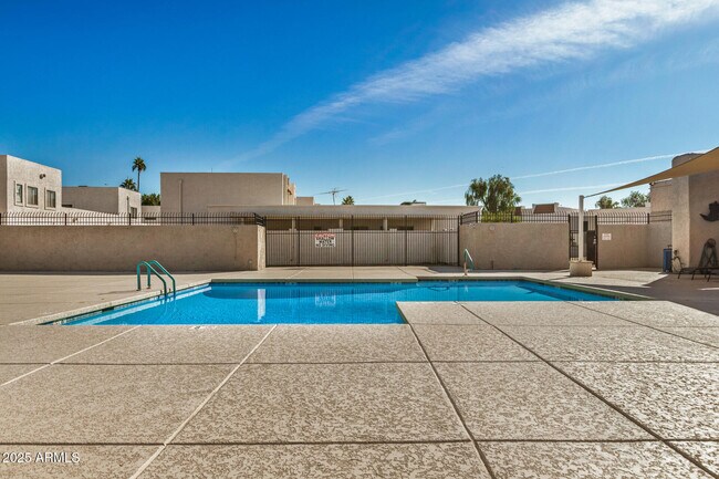 Building Photo - 16021 N 25th Dr