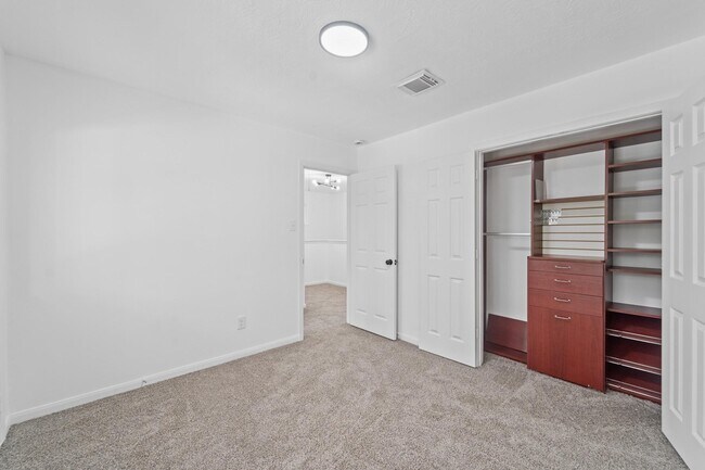 Building Photo - 6310 Mountain Pines Ln