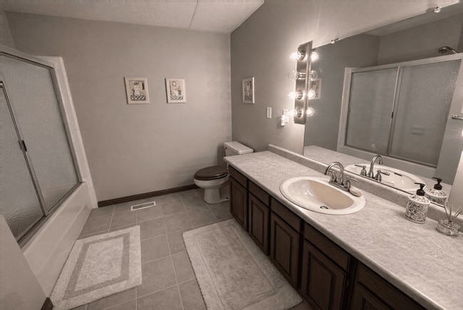 Building Photo - 2470 Crooked Lake Rd