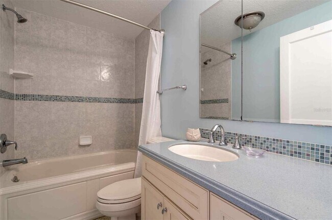Building Photo - 378 Westwinds Dr