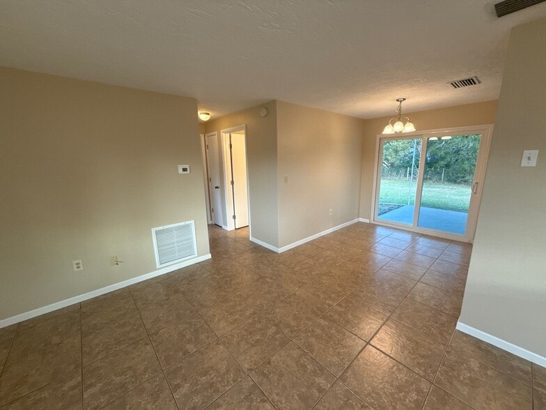 Building Photo - 41 S Monroe St