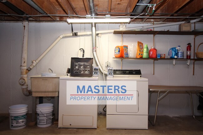 Building Photo - 135 Edgewood Dr