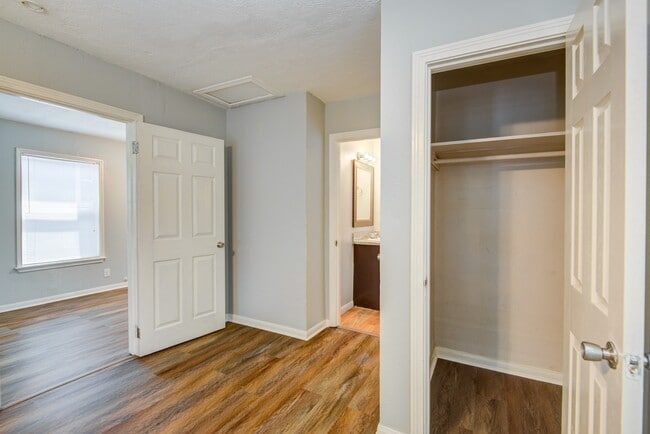 Building Photo - 206 Frawley St