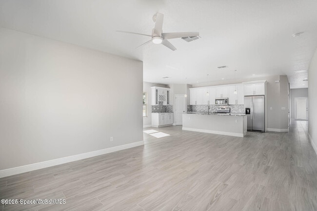 Building Photo - 2281 Ramsdale Dr SE