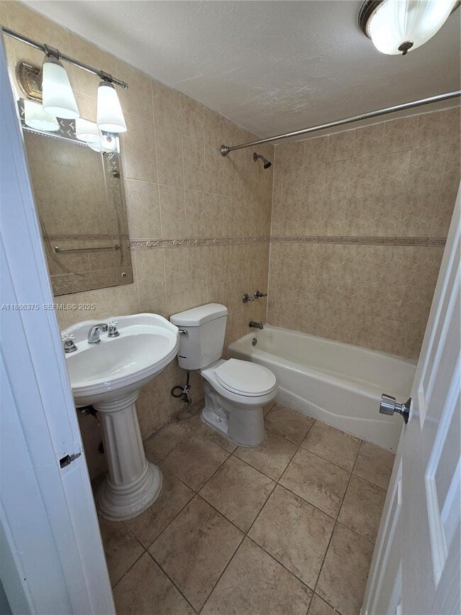 Building Photo - 120 ROYAL PALM Rd