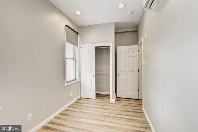 Building Photo - 2343 N College Ave