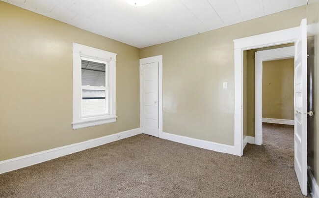 Building Photo - 691 Lafollette St