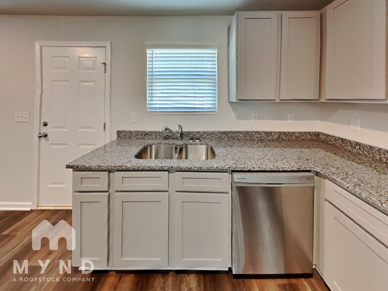 Building Photo - 1834 Carrington Dr