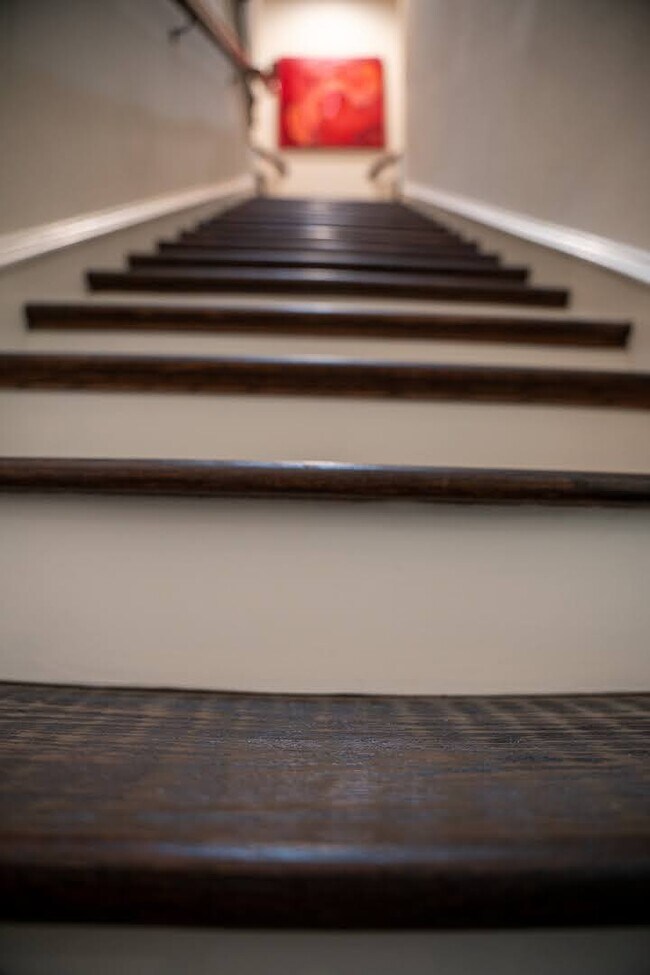 Building Photo - 1204 Lake Pointe Way