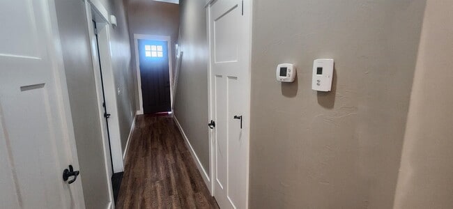 Building Photo - 2633 Park Creek Ave