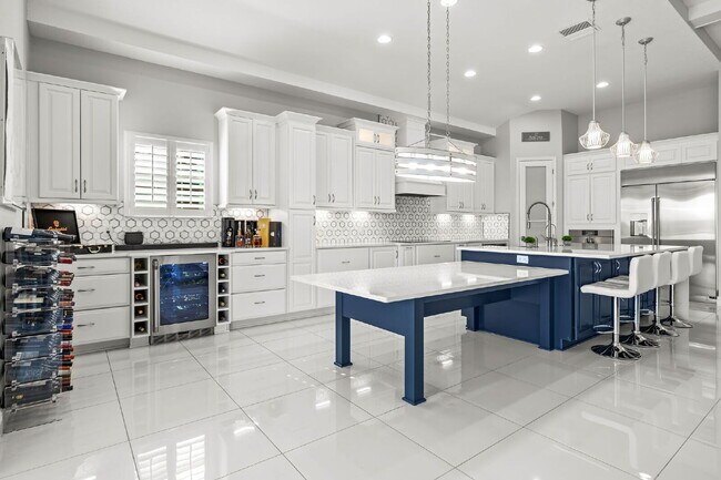 Building Photo - 11014 Rustic Timber Lp