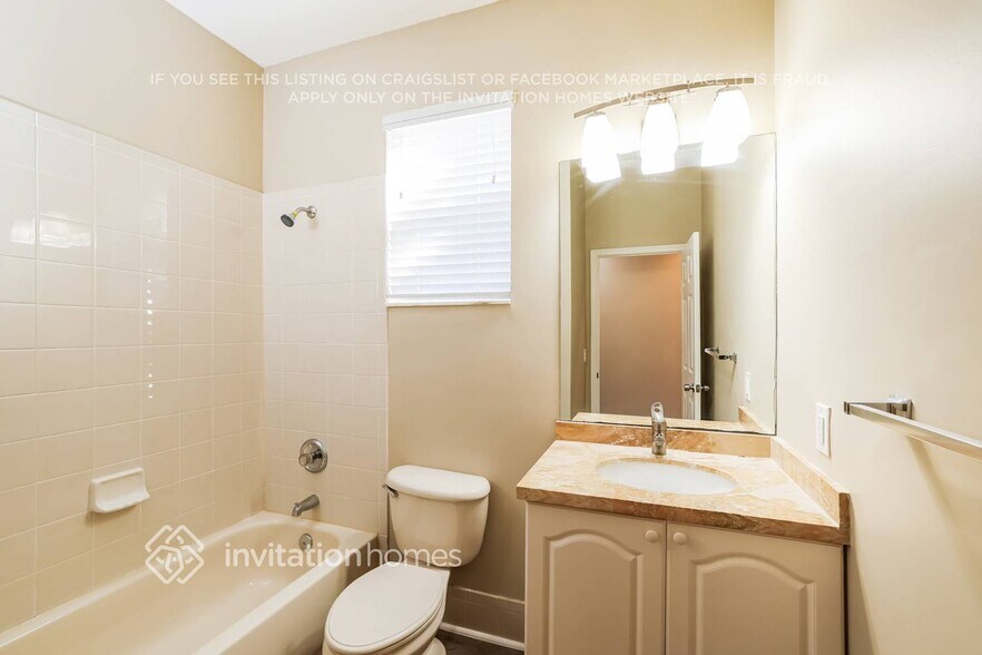 Building Photo - 10674 Old Hammock Wy