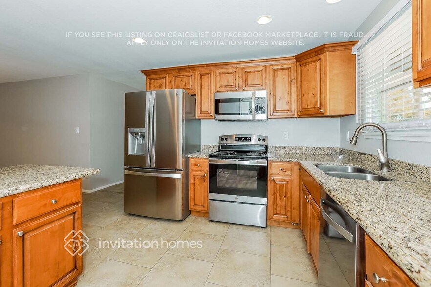 Building Photo - 200 N Miller St