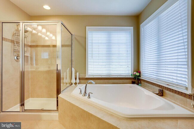 Building Photo - 47571 Royal Burnham Terrace