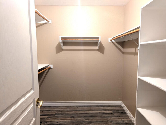 Building Photo - 4226 N 92nd Ln