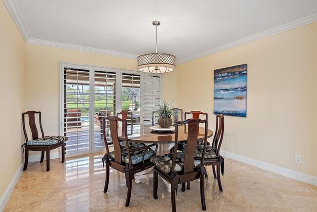 Building Photo - 16 Thurston Dr