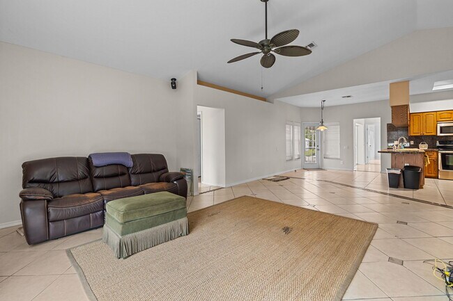 Building Photo - 1040 Bay Harbor Dr