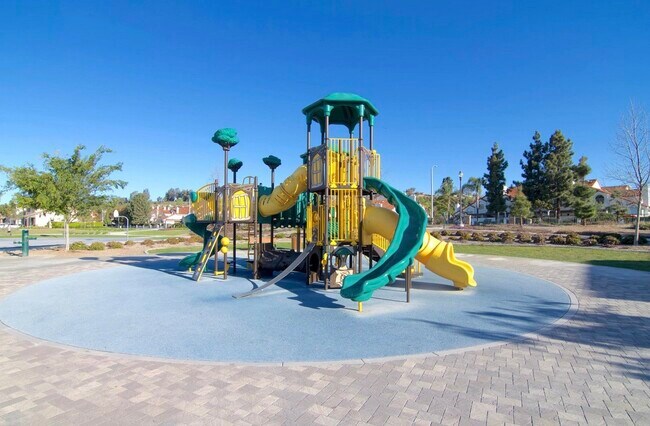 Building Photo - 251 Santa Susana Rd