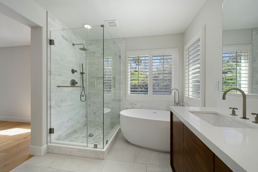 Building Photo - 25352 Avanti Ct