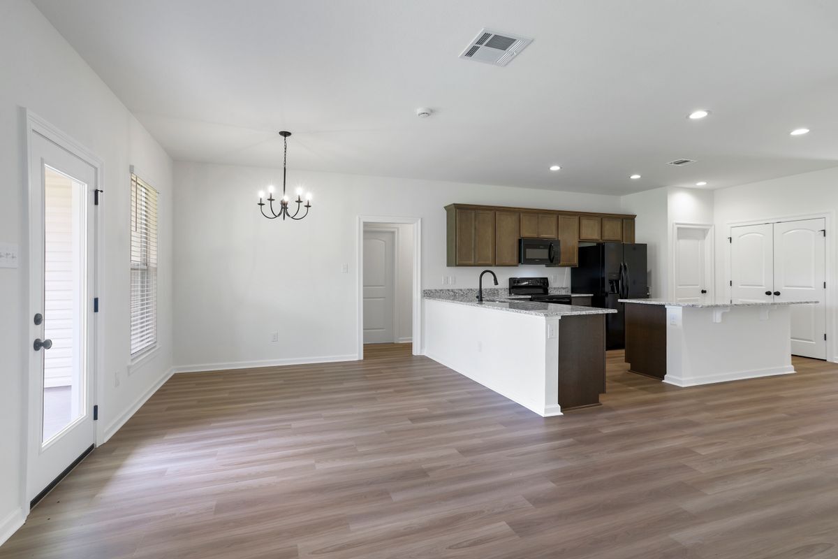 Building Photo - 13615 Ball Park Rd